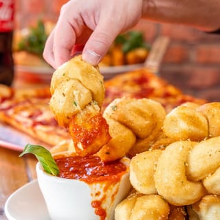 Garlic Knots (QTY)